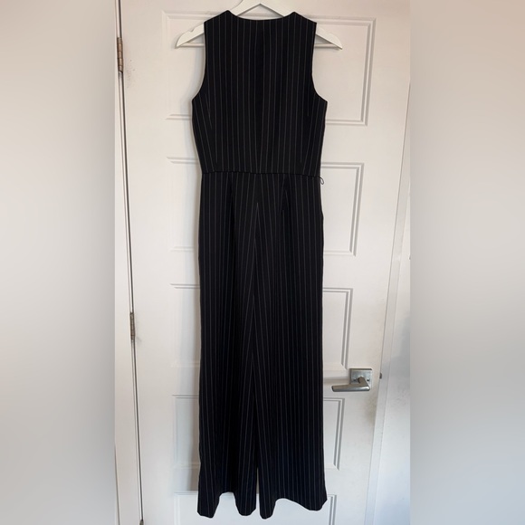 Lauren Ralph Lauren Black/White Pinstripe Wide Leg Jumpsuit Sleeveless V-Neck 2 - Picture 4 of 12